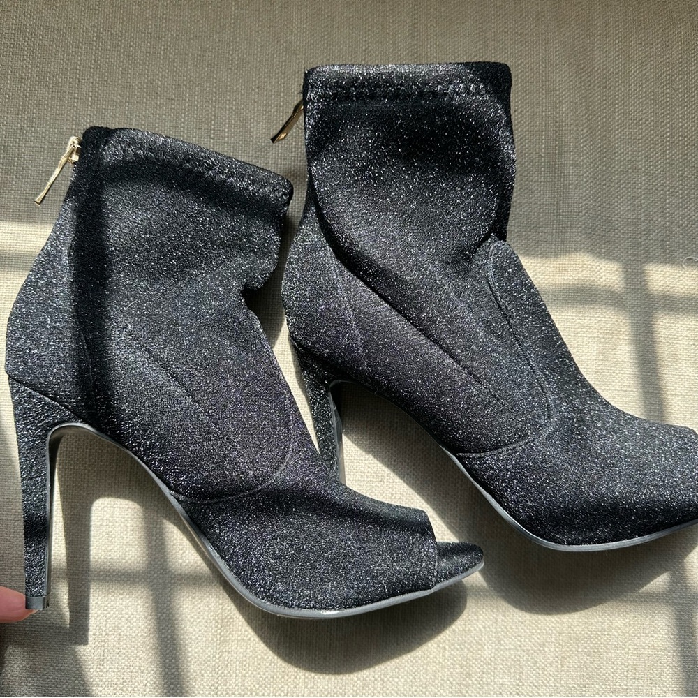 NWOT Guess Black Glitter Sock Booties with Peep Toe